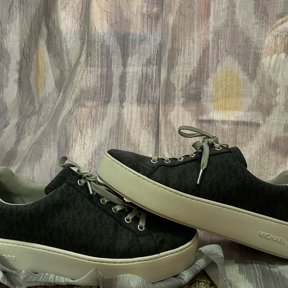 Size 9 - Michael Kors Poppy Shoes